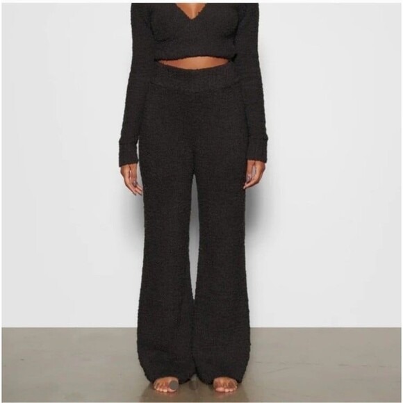 Skims Cozy Knit Fuzzy Pants in ONYX - Picture 1 of 9